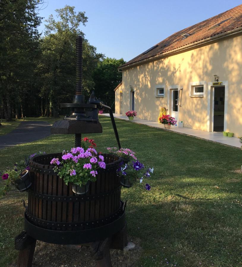 Coussay-les-Bois Camping Les Petites Minaudieres מראה חיצוני תמונה