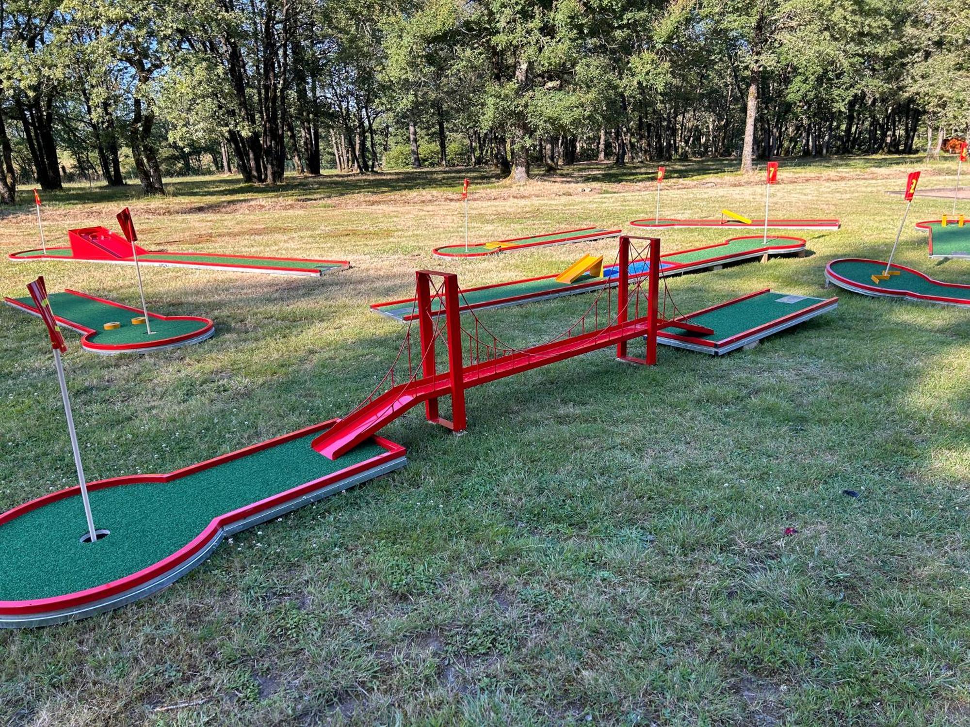 Coussay-les-Bois Camping Les Petites Minaudieres מראה חיצוני תמונה