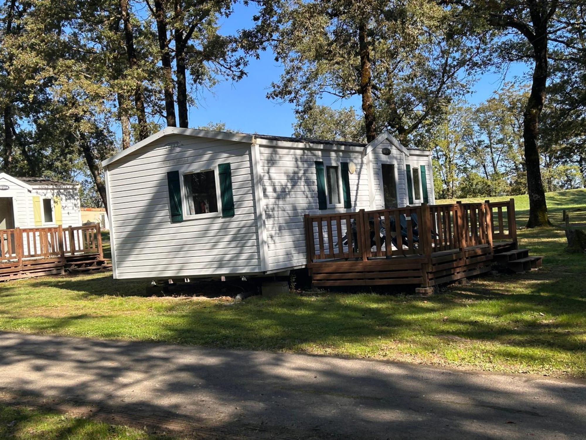 Coussay-les-Bois Camping Les Petites Minaudieres חדר תמונה