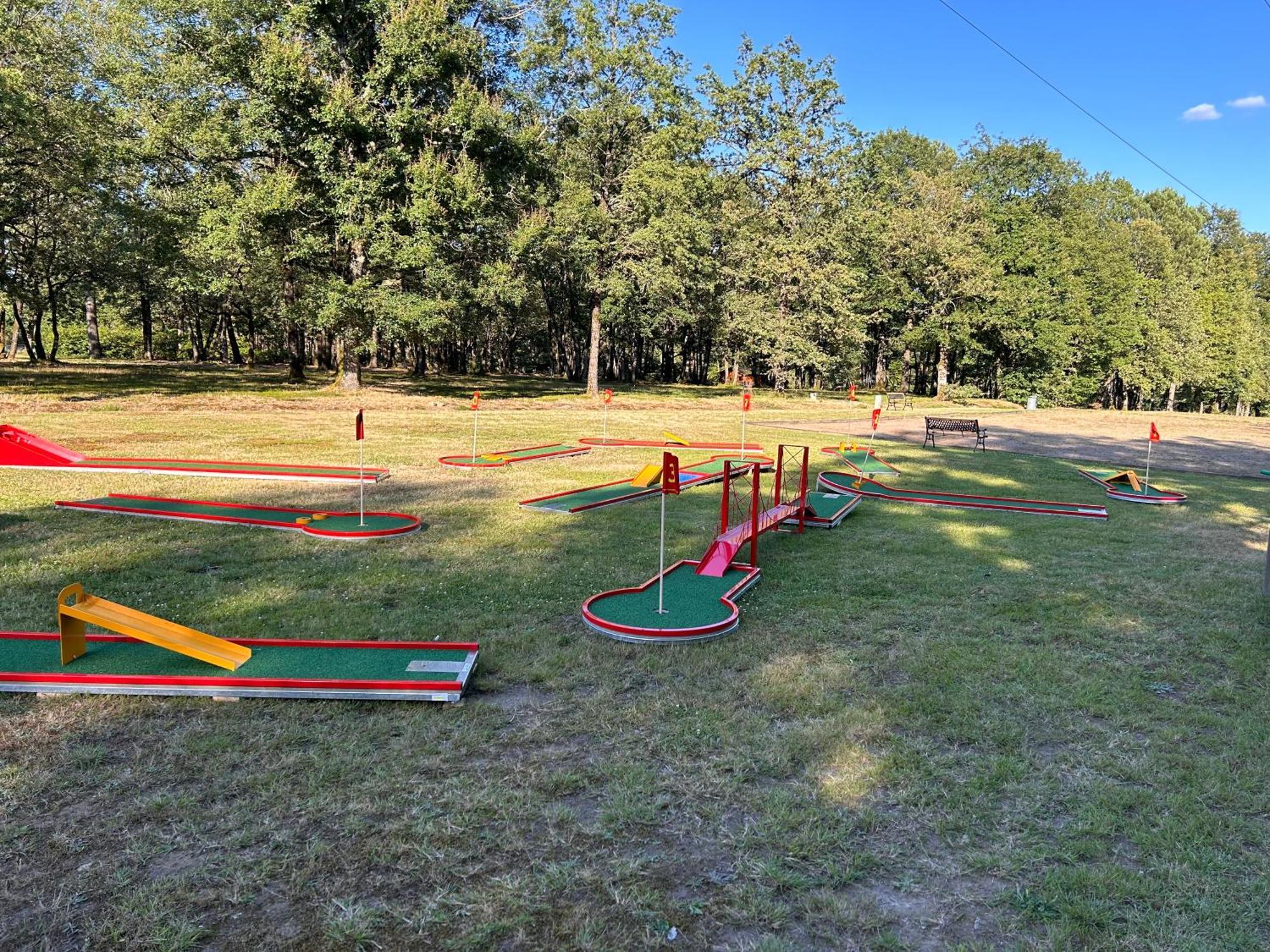 Coussay-les-Bois Camping Les Petites Minaudieres מראה חיצוני תמונה