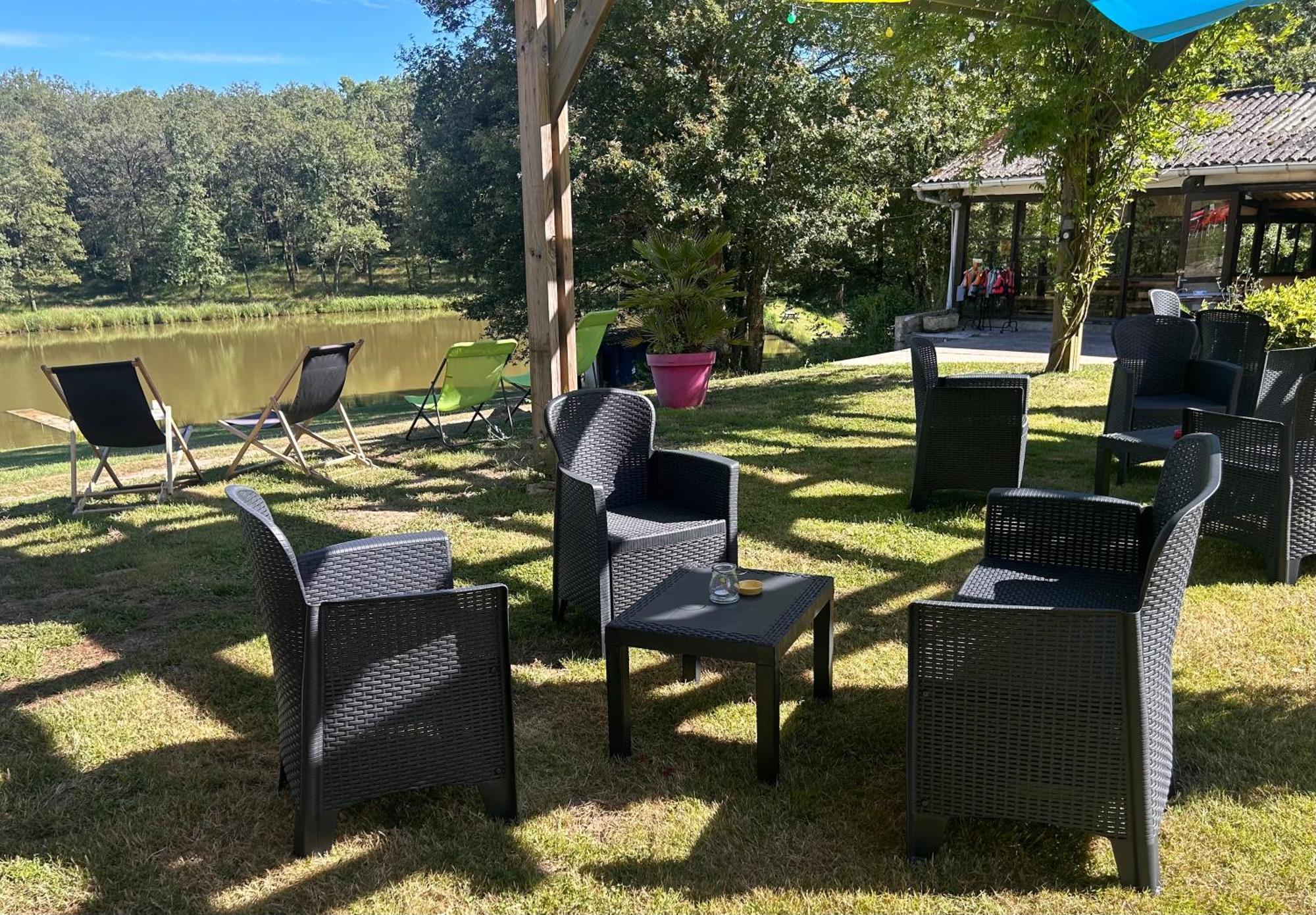 Coussay-les-Bois Camping Les Petites Minaudieres מראה חיצוני תמונה