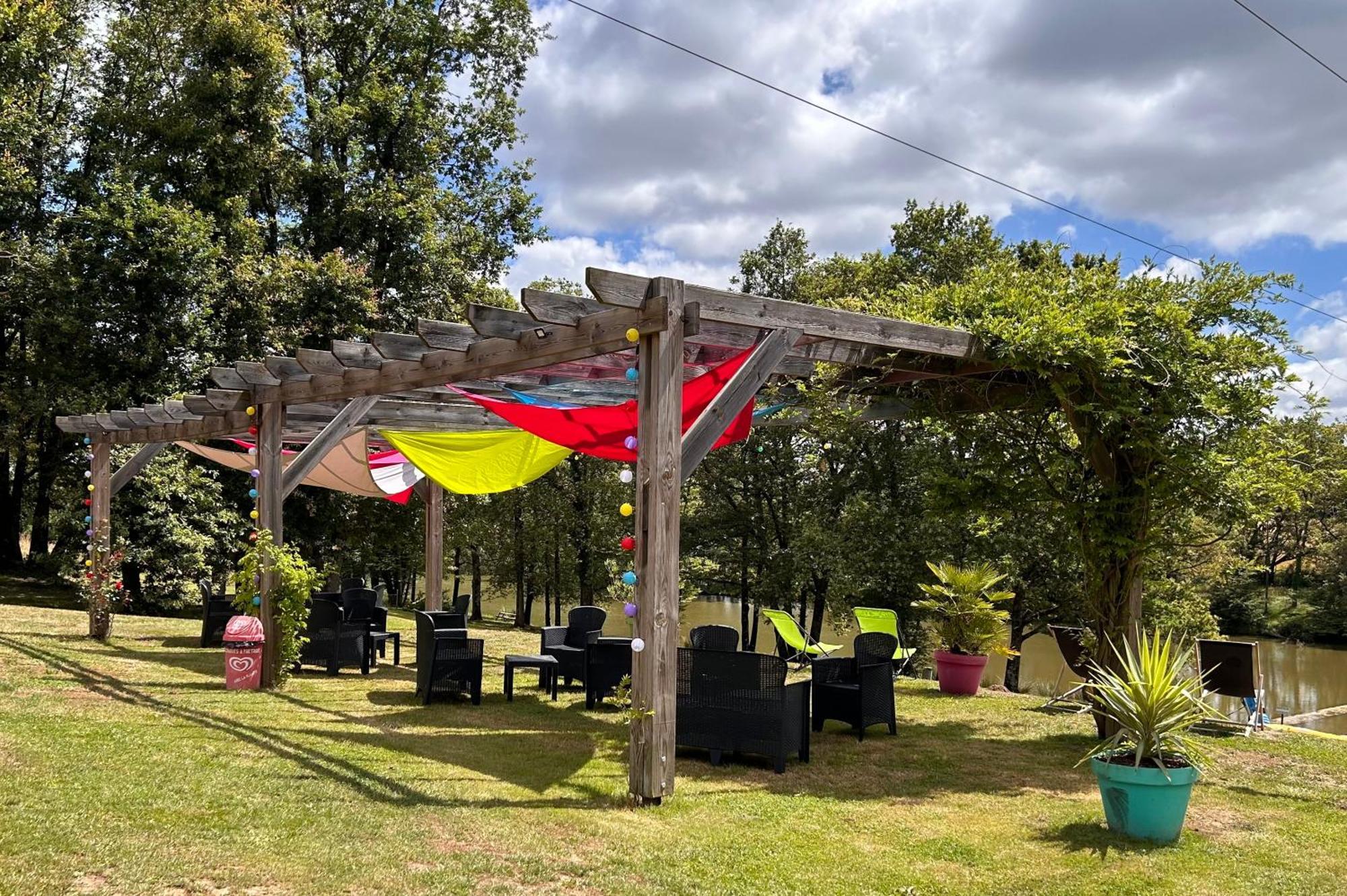 Coussay-les-Bois Camping Les Petites Minaudieres מראה חיצוני תמונה