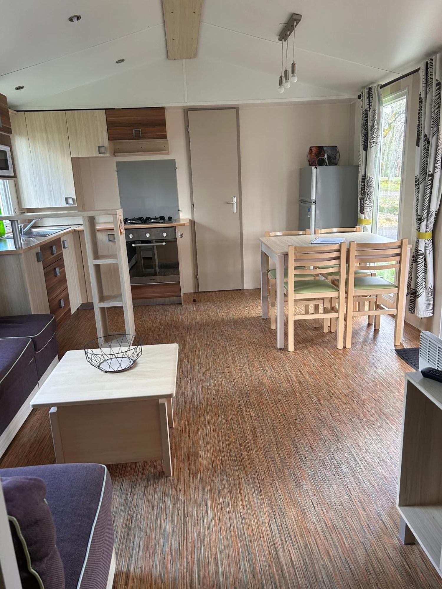 Coussay-les-Bois Camping Les Petites Minaudieres חדר תמונה
